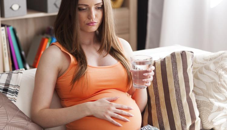 Πόνοι στην κοιλιά στην εγκυμοσύνη-ananeosi.gr