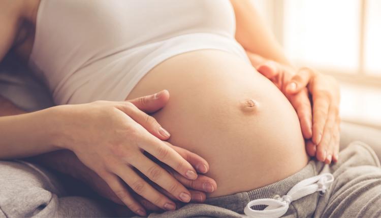 O Δρ. Ναούμ απαντά: Πώς να κοιμάμαι κατά την εγκυμοσύνη; ananeosi.gr